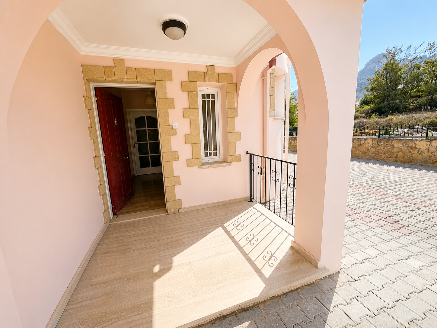Beautiful 3 Bedroom Villa With A Private Pool Set In 1364 m²