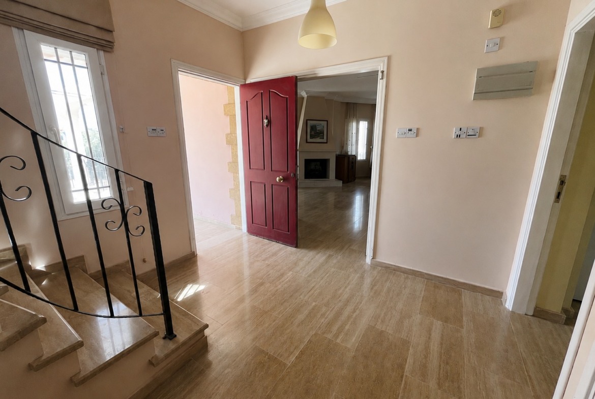Beautiful 3 Bedroom Villa With A Private Pool Set In 1364 m²