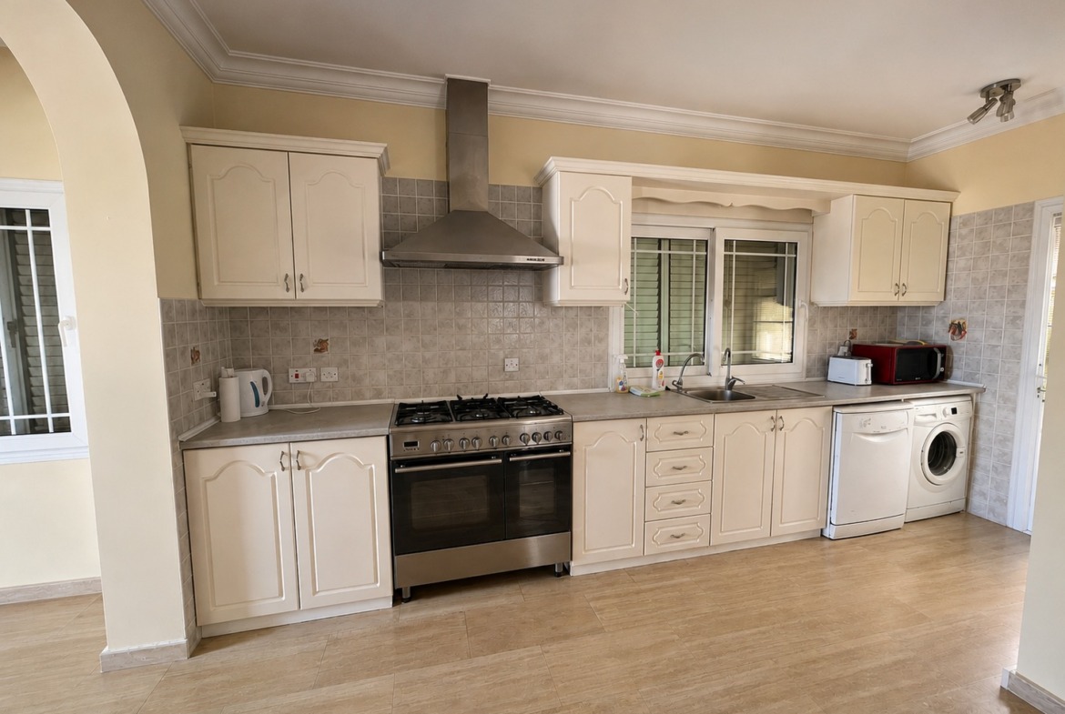 Beautiful 3 Bedroom Villa With A Private Pool Set In 1364 m²