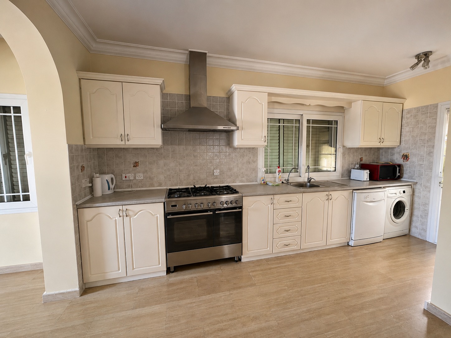 Beautiful 3 Bedroom Villa With A Private Pool Set In 1364 m²