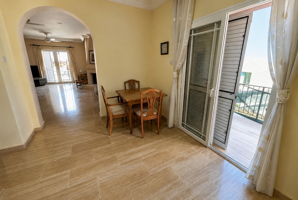 Beautiful 3 Bedroom Villa With A Private Pool Set In 1364 m²