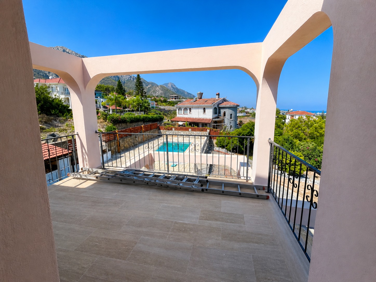 Beautiful 3 Bedroom Villa With A Private Pool Set In 1364 m²