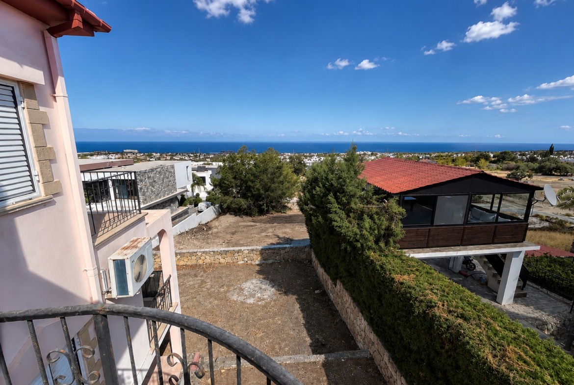 Beautiful 3 Bedroom Villa With A Private Pool Set In 1364 m²