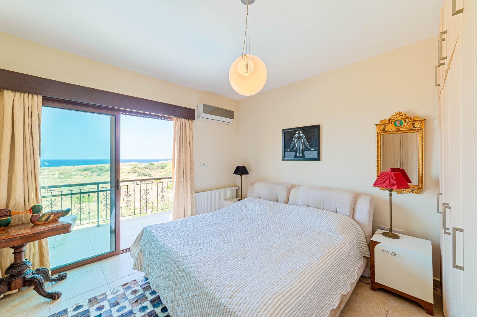 Stunning Seaside Turkish Title 3-Bedroom Villa In Karşıyaka With Panoramic Sea & Mountain Views