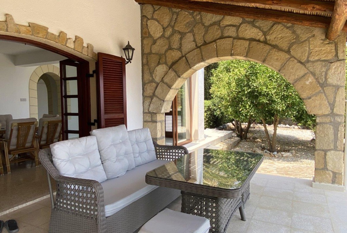 Stunning Turkish Title 4 Bedroom Villa With Spectacular Sea & Mountain Views In Lapta