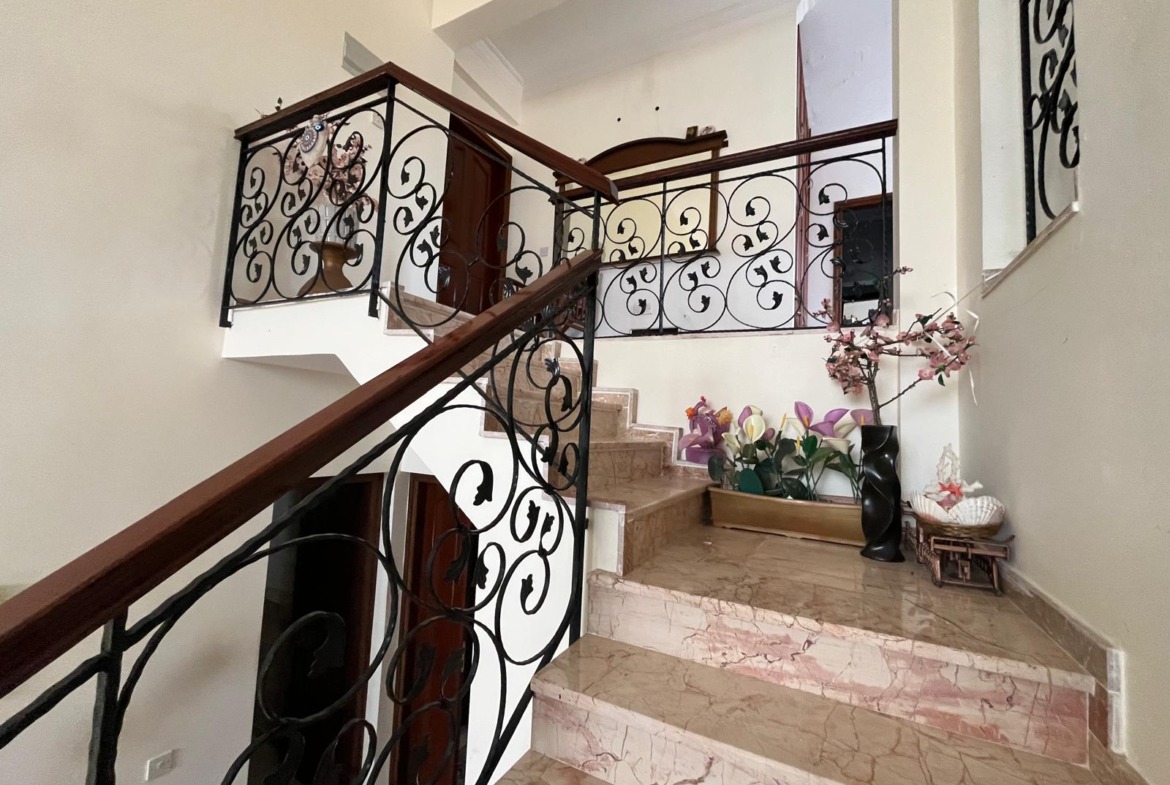 Gorgeous 4-Bedroom Villa On Large 1477 Sqm Turkish Title Plot In Akdeniz
