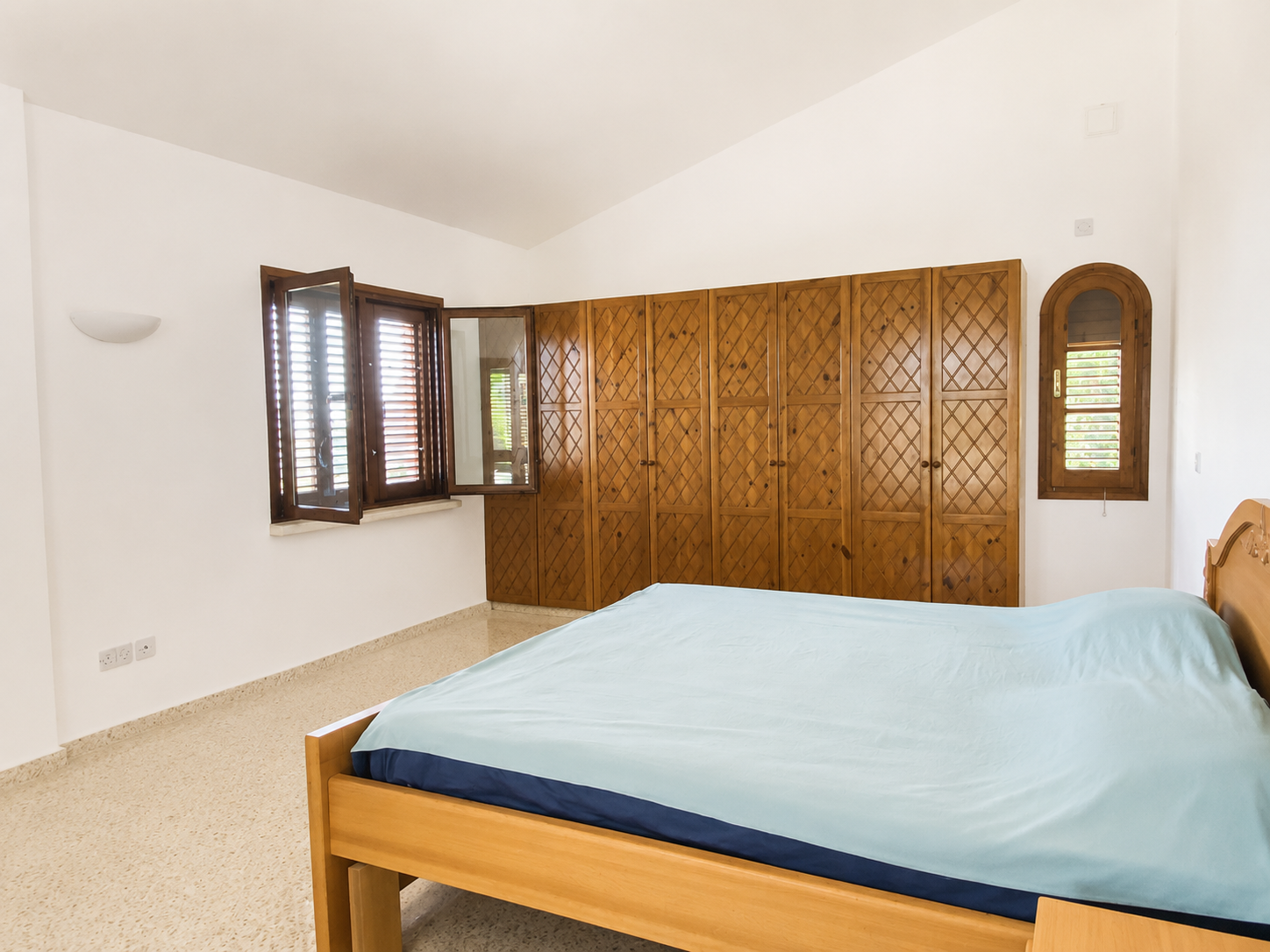 Stunning Turkish Title 4 Bedroom Villa With Spectacular Sea & Mountain Views In Lapta
