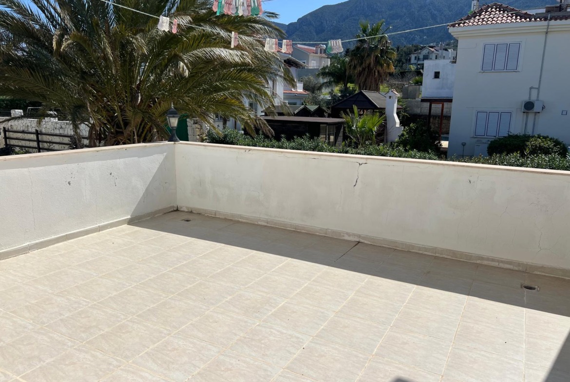 Beautiful 3 Bedroom Villa With Private Pool In The Heart Of Edremit