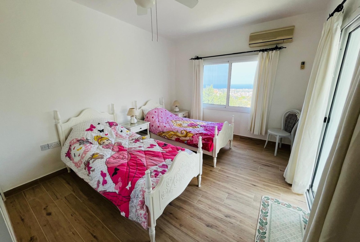 Pre 74 Substantial 4 Bedroom, 4 Bathroom Villa With Heated Swimming Pool
