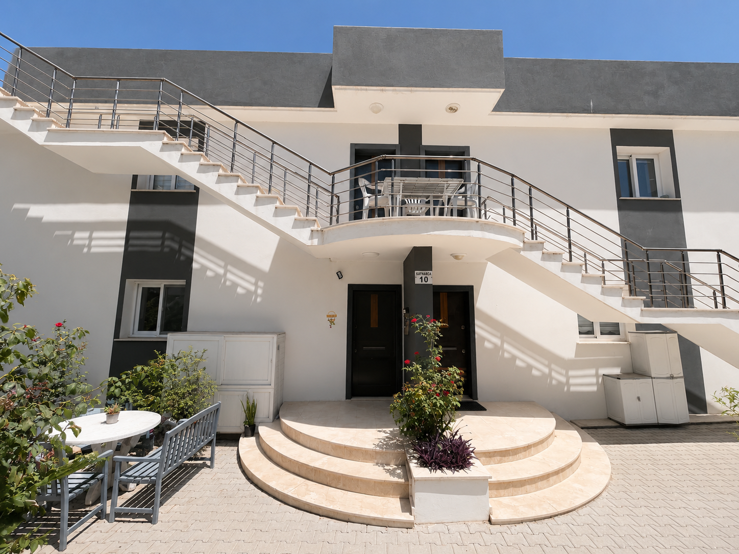 Charming Fully Furnished 2 Bedroom Apartment In The Heart Of Alsancak