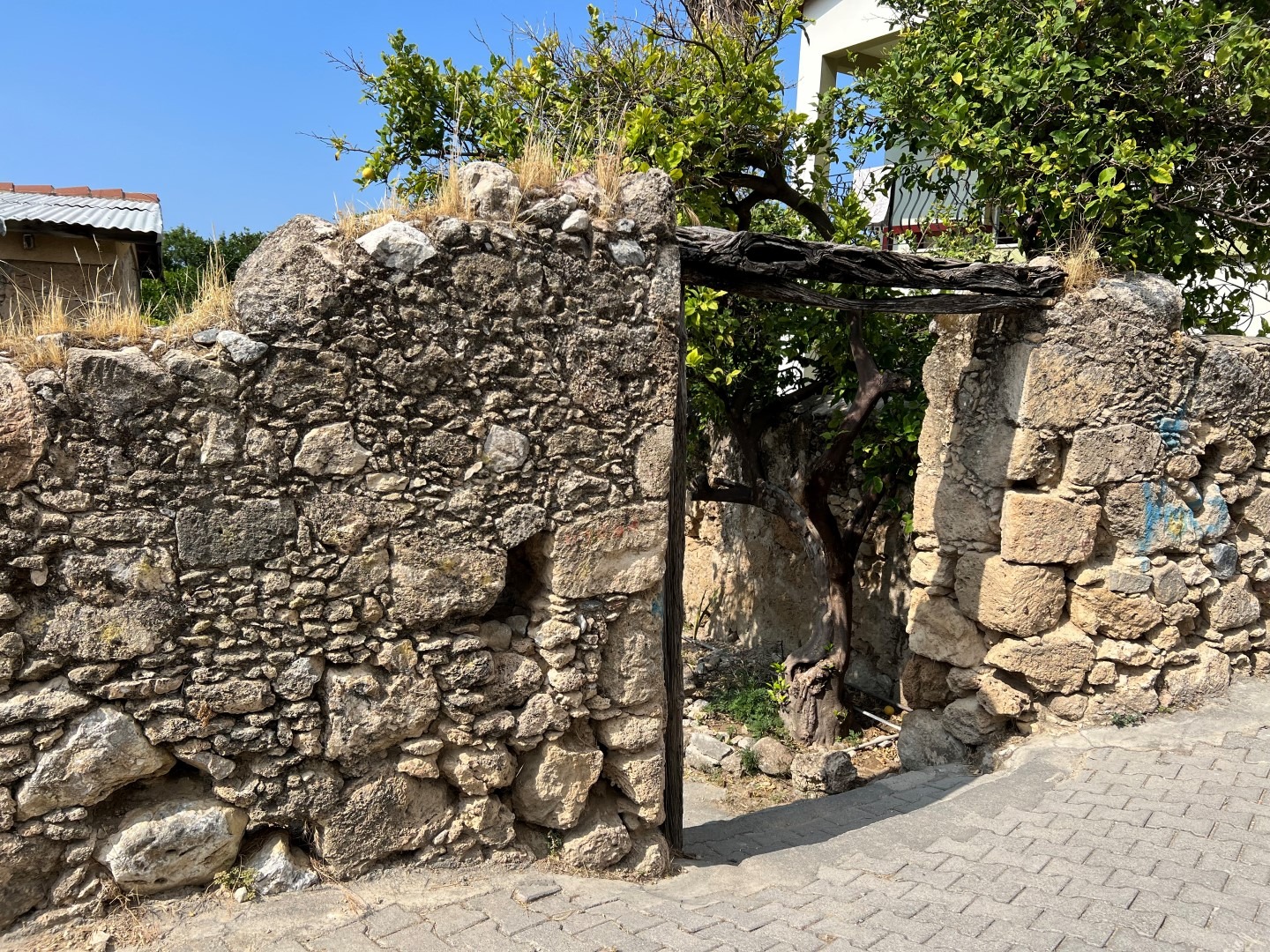Traditional Stone House With Development Potential In Lapta’s Turkish Quarter