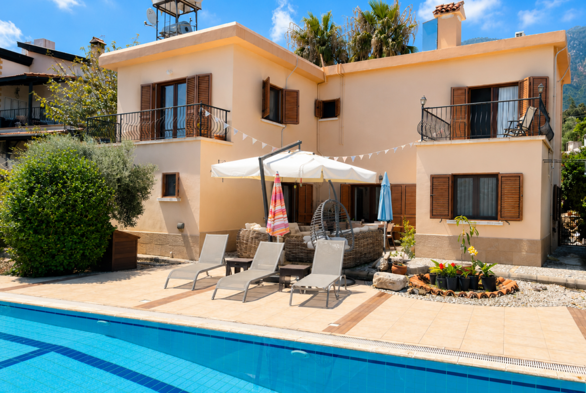 Gorgeous 3/4 Bedroom Villa With A Private Pool Set In 1,5 Donum Of Land