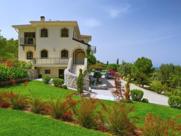 Luxurious 5 Bedroom Villa With Breathtaking Views, Private Pool and Full Solar System Set In 4166 Sqm Of Land
