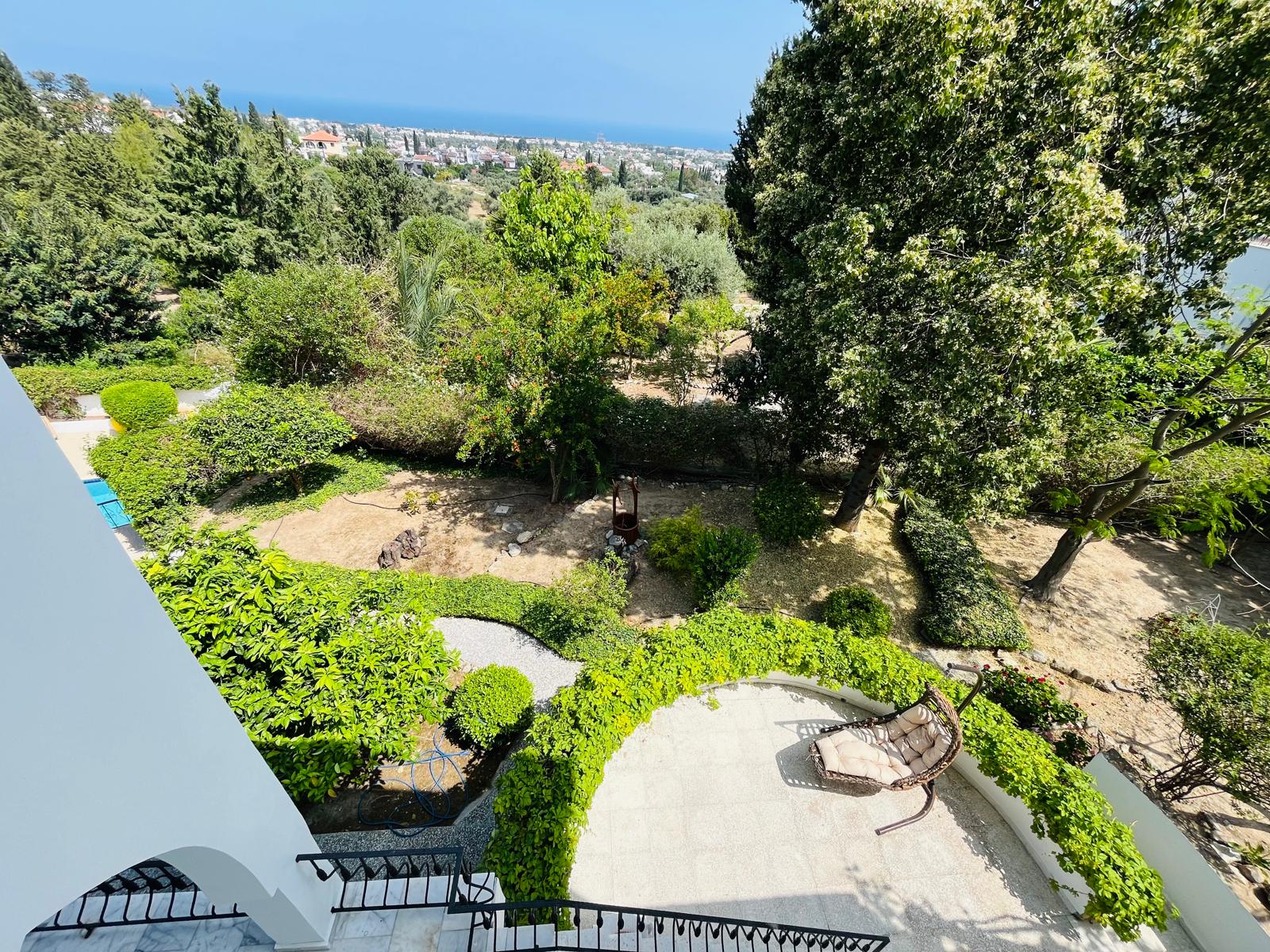 20. views Pre 74 Substantial 4 Bedroom, 4 Bathroom Villa With Heated Swimming Pool