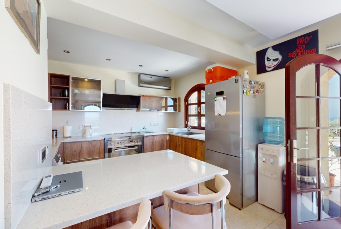 Luxurious 5 Bedroom Villa With Breathtaking Views, Private Pool and Full Solar System Set In 4166 Sqm Of Land