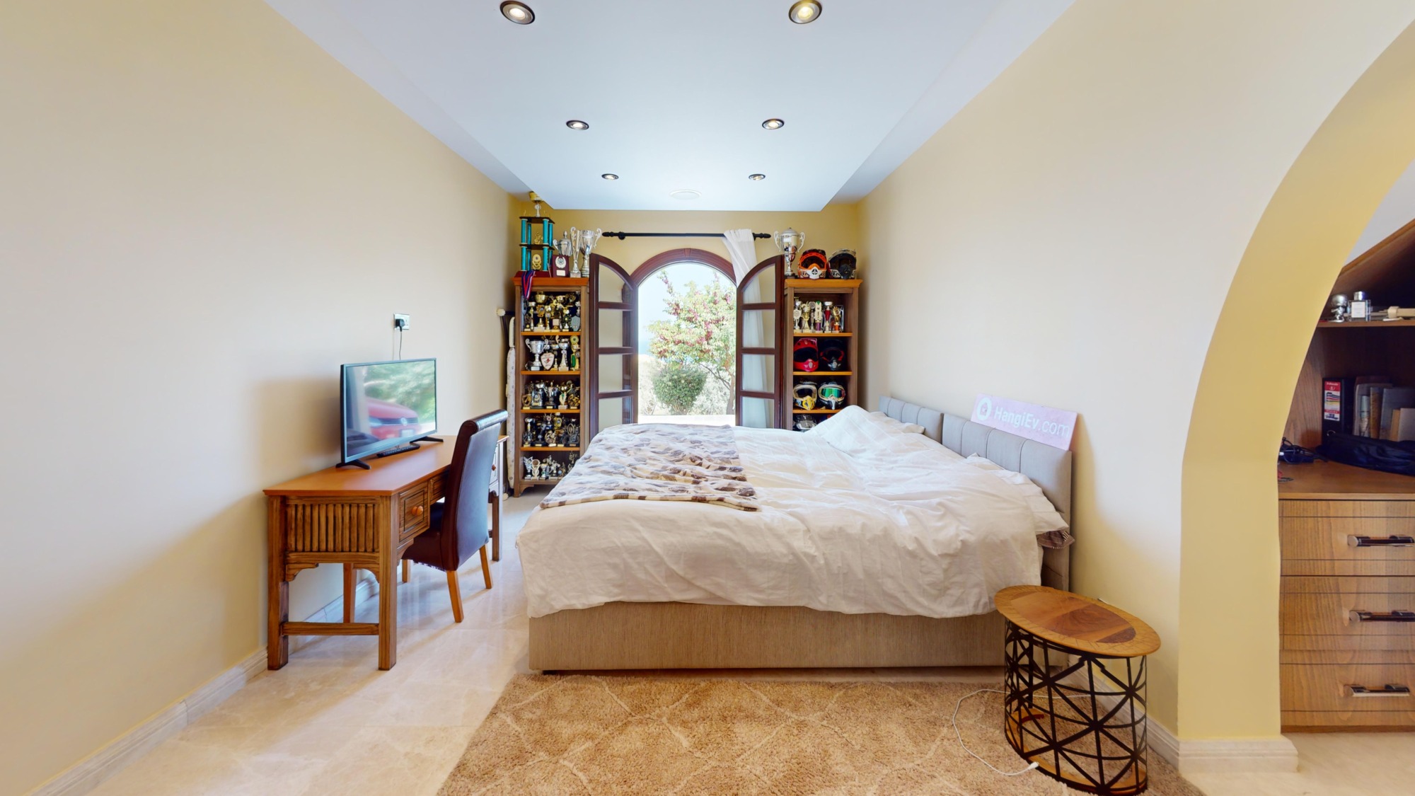 Luxurious 5 Bedroom Villa With Breathtaking Views, Private Pool and Full Solar System Set In 4166 Sqm Of Land