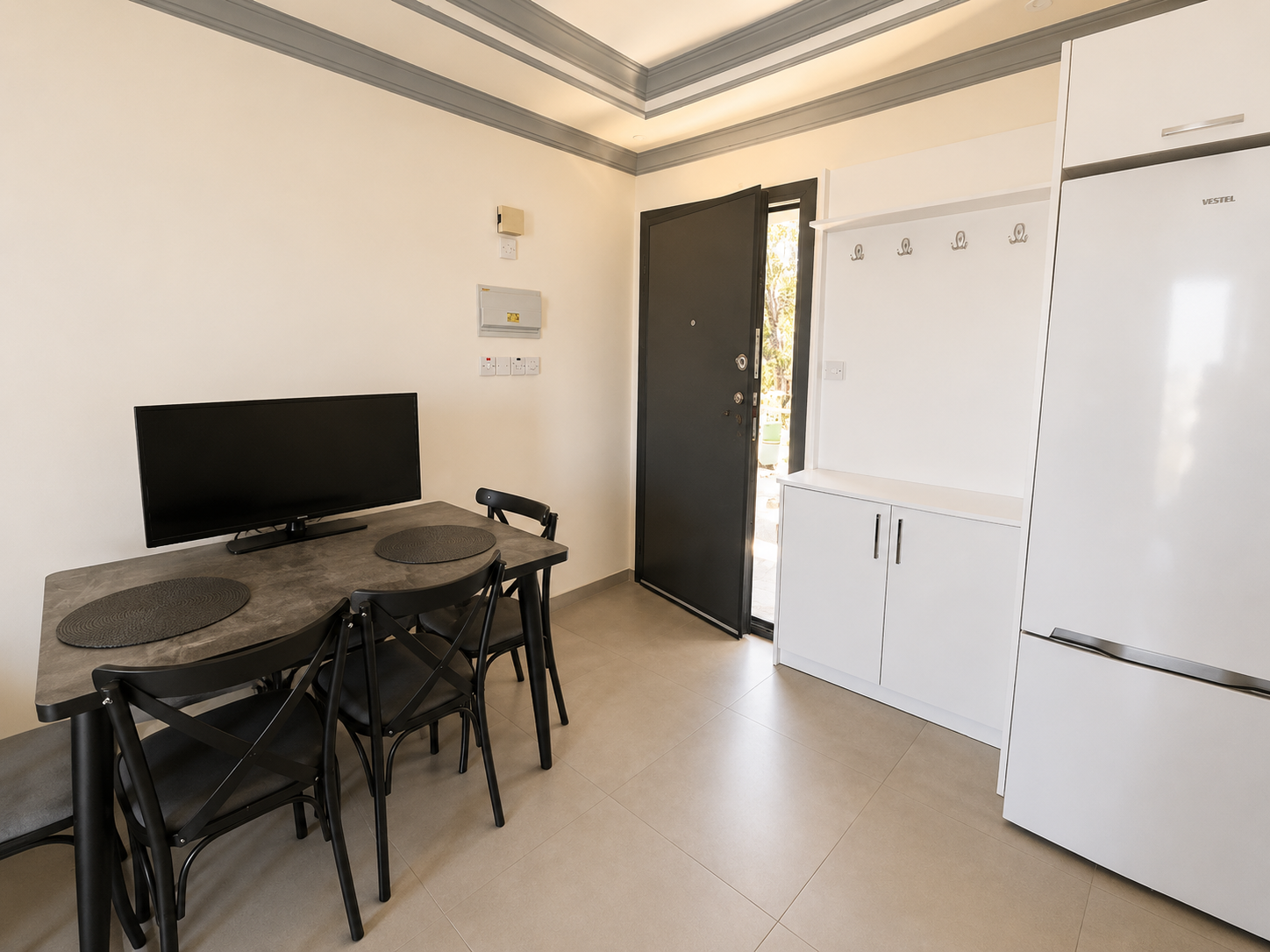Charming Fully Furnished 2 Bedroom Apartment In The Heart Of Alsancak