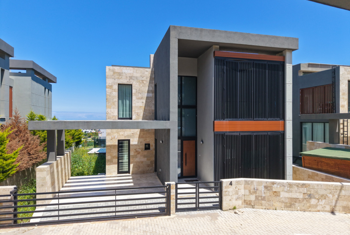 Modern 4 Bedroom Furnished Villa With Private Pool & Mediterranean Views In Alsancak