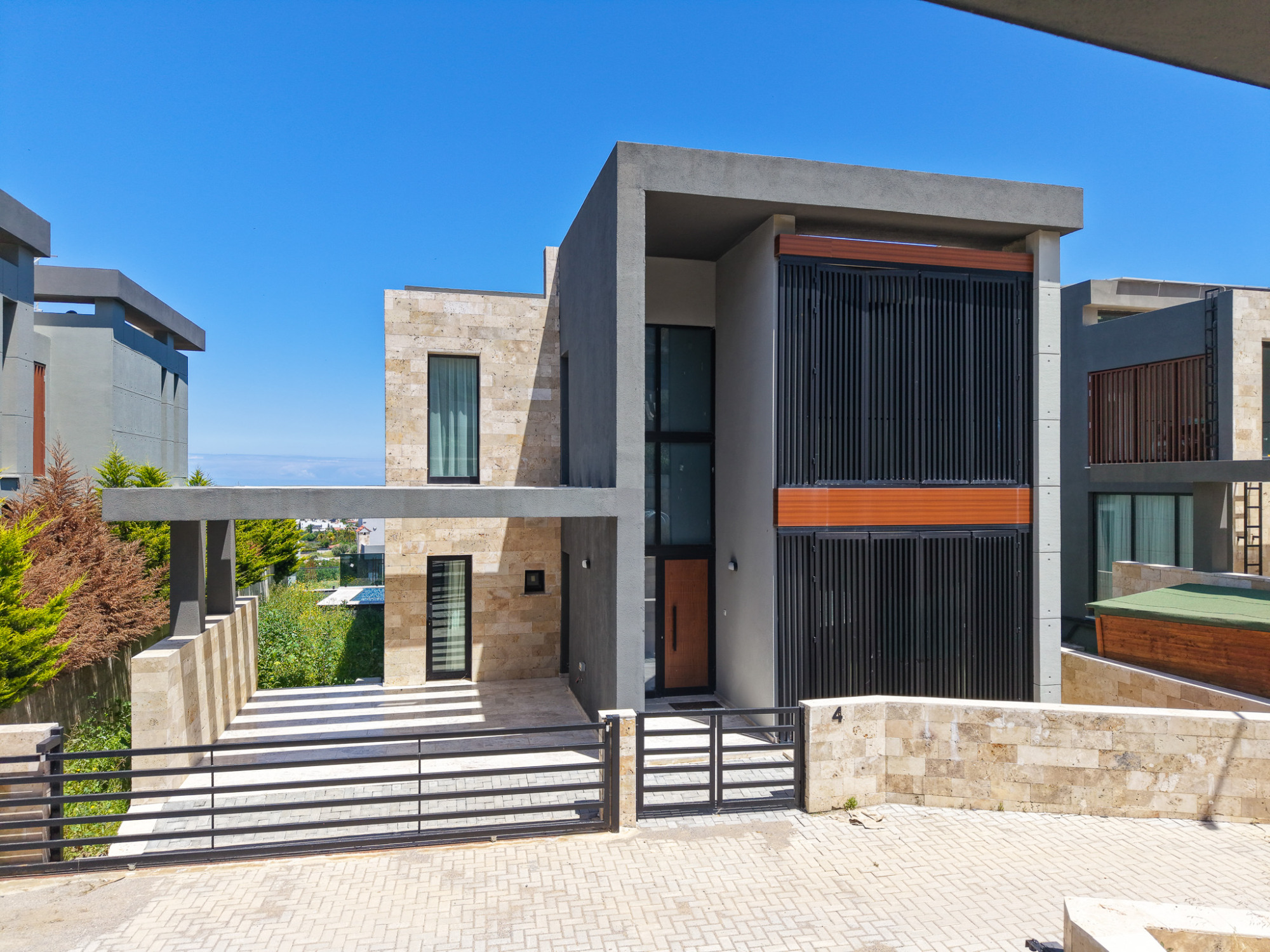 Modern 4 Bedroom Furnished Villa With Private Pool & Mediterranean Views In Alsancak
