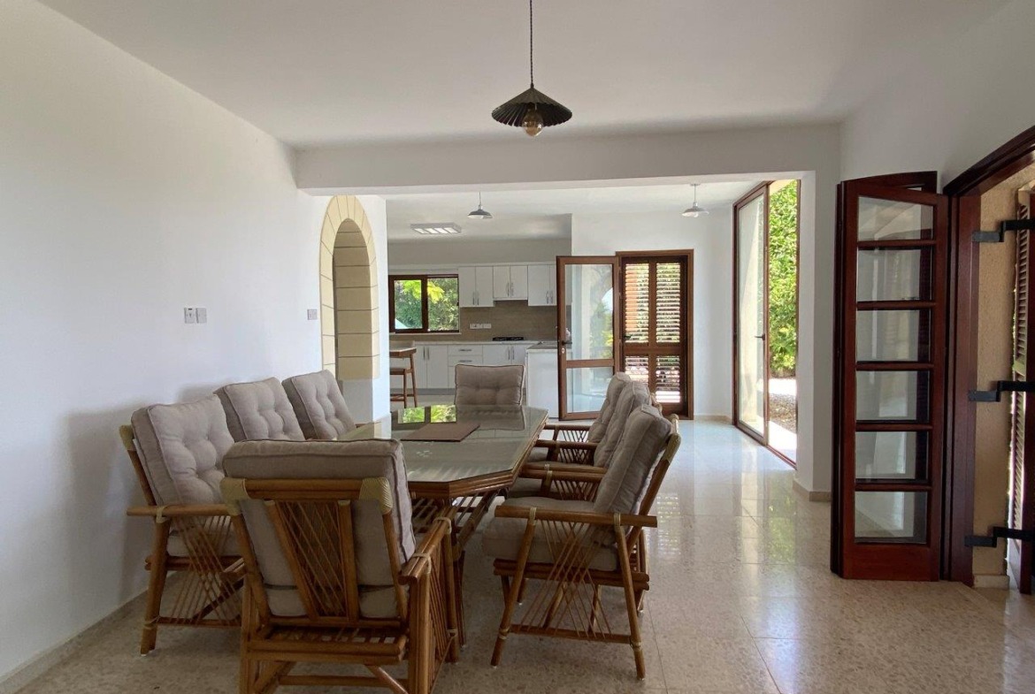 Stunning Turkish Title 4 Bedroom Villa With Spectacular Sea & Mountain Views In Lapta
