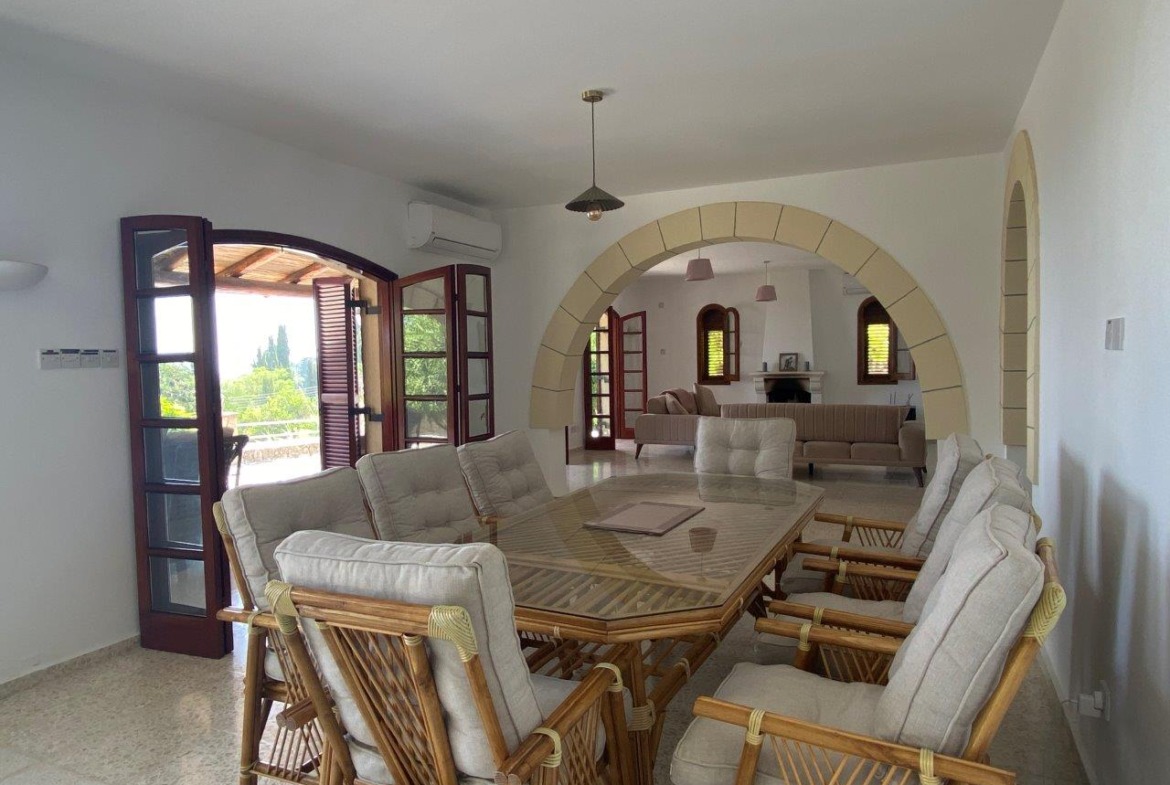 Stunning Turkish Title 4 Bedroom Villa With Spectacular Sea & Mountain Views In Lapta