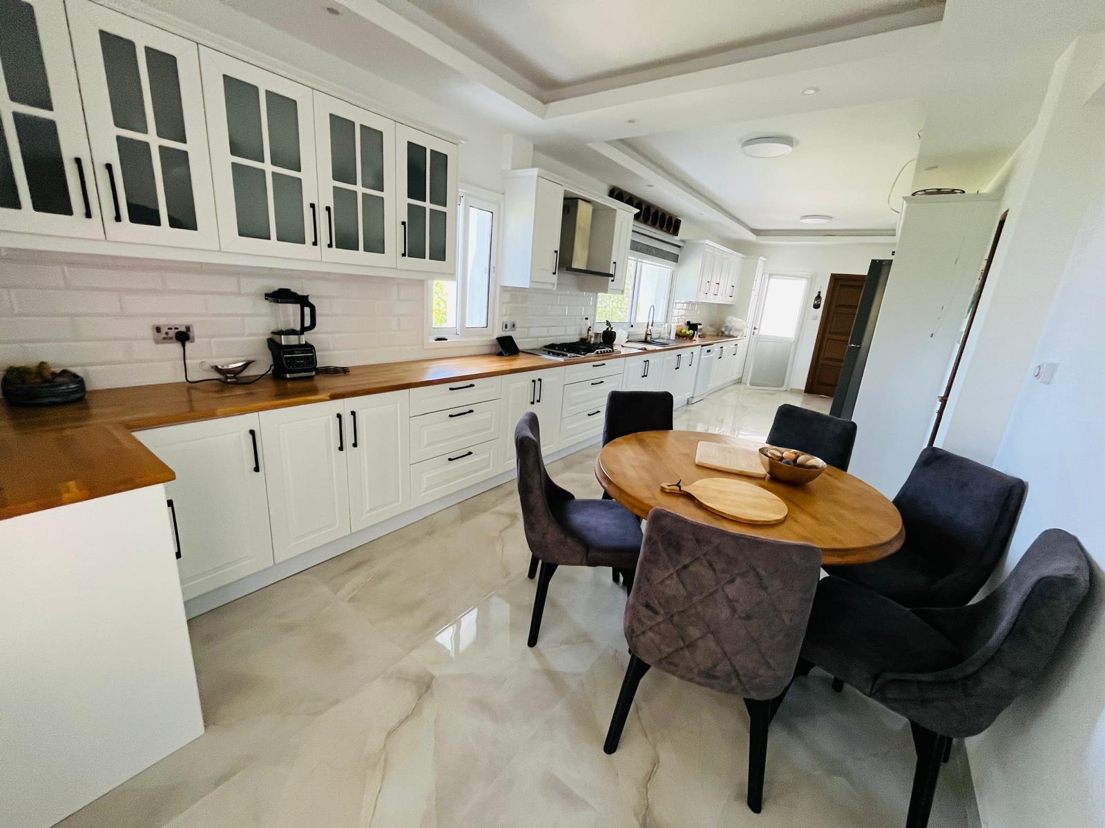 9. kitchen.jpegf Pre 74 Substantial 4 Bedroom, 4 Bathroom Villa With Heated Swimming Pool